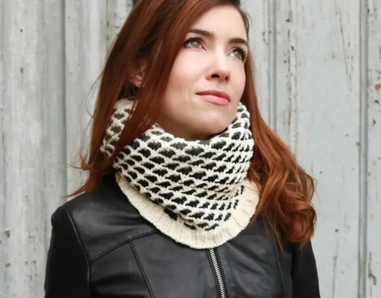 Free Pattern: Eucalan Lattice Cowl