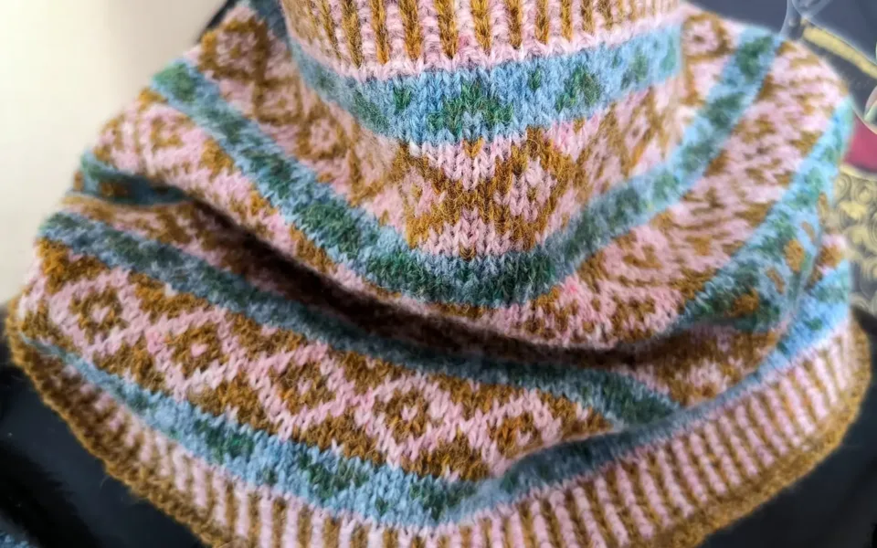 Machair Cowl + Fair Isle Tips